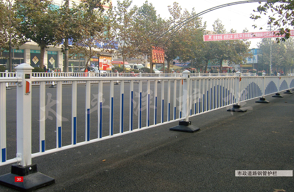 市政道路鋼管護(hù)欄